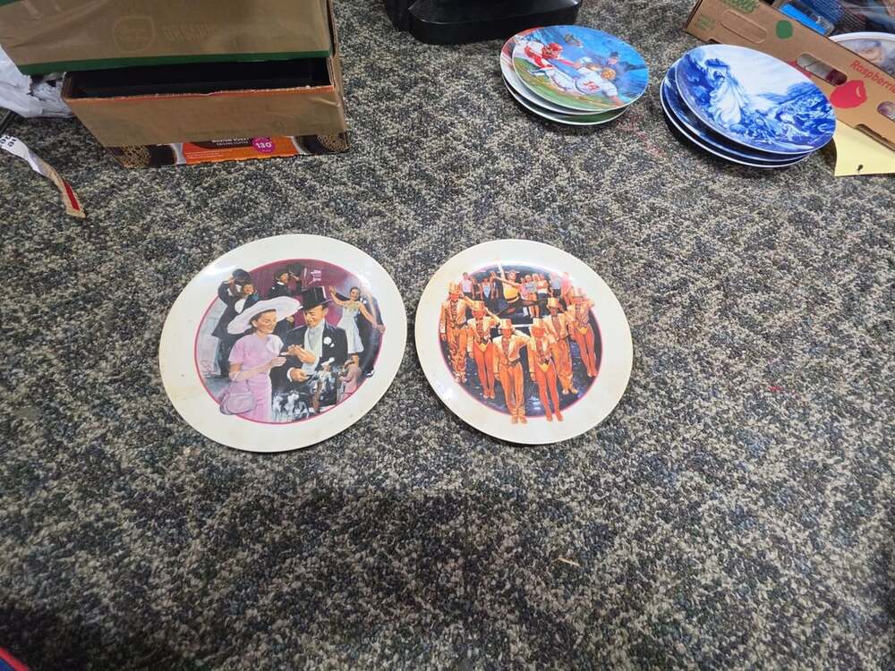 Avon Images Of Hollywood Easter Parade Collectible Plate